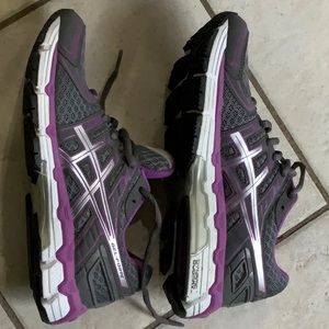 Women’s ASICS Gel Forte shoes.  Size 7, never worn.  New condition.